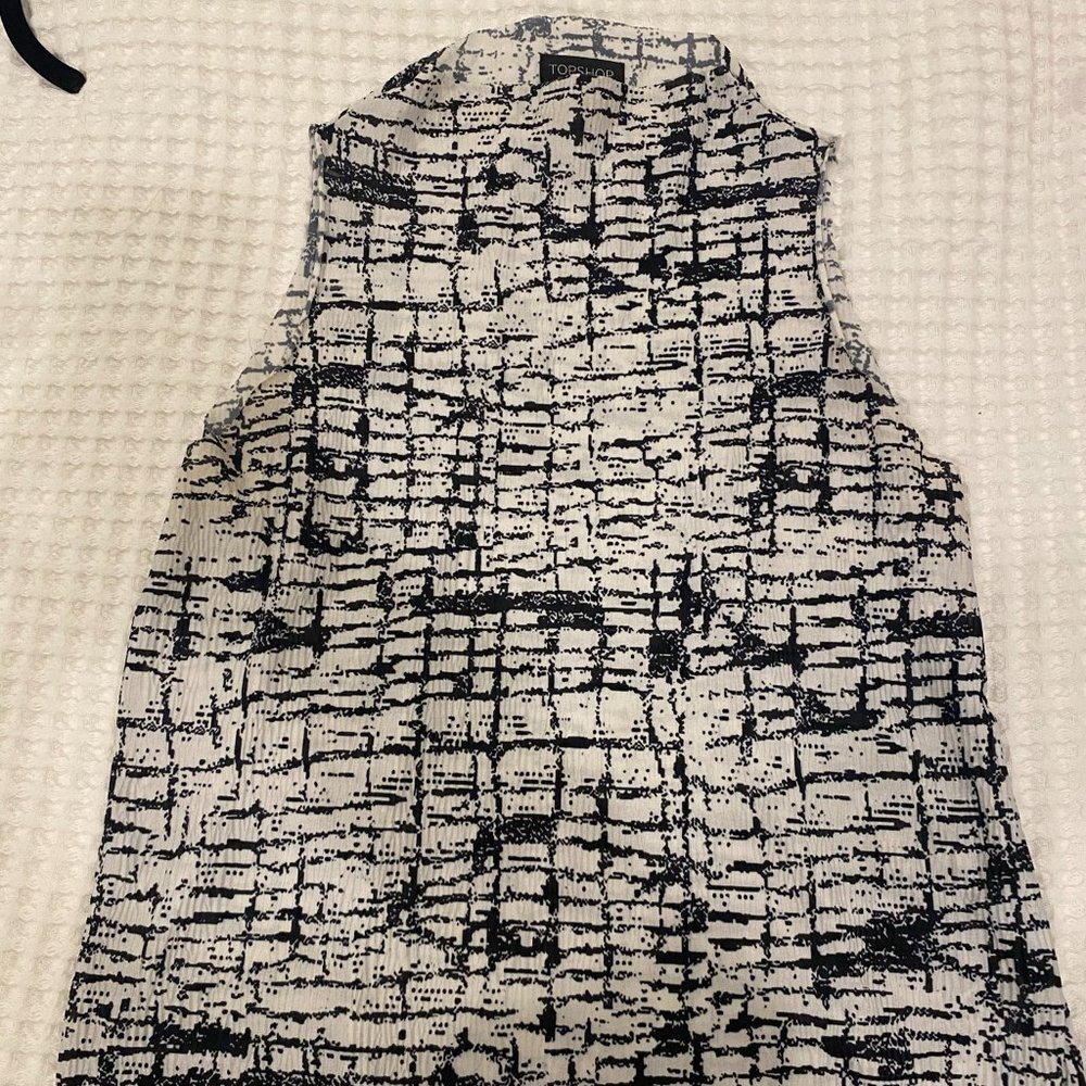 Black & White Topshop Tank (US 4)